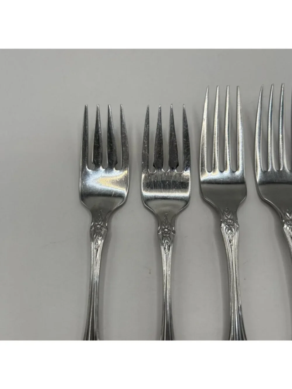 Oneida Raphael Dinner Salad Forks Distinction Deluxe Stainless Flatware Lot Of 4